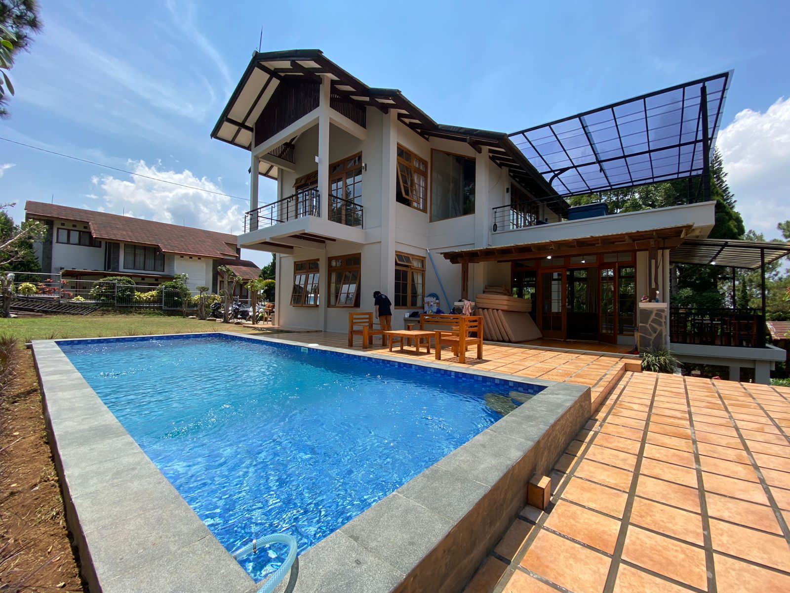 Villa Istana Bunga dengan Private Pool: Liburan Mewah dengan Privasi Terjaga