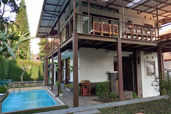 Villa Kampung Daun