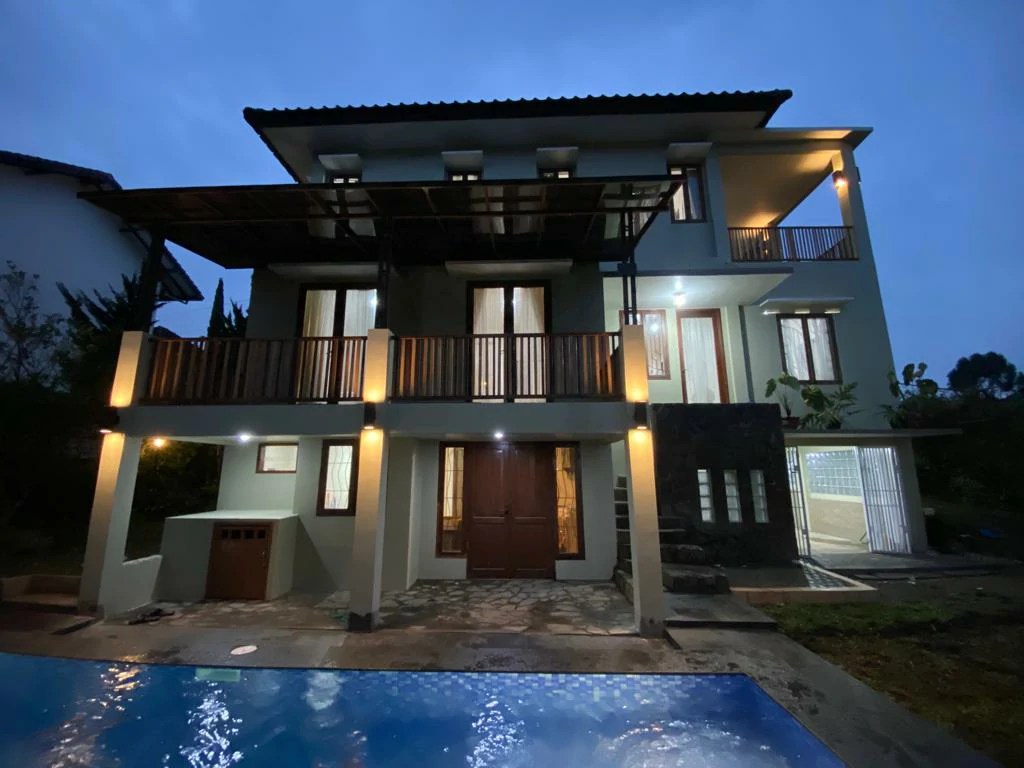 Villa Istana Bunga dengan Private Pool: Liburan Mewah dan Nyaman di Lembang Bandung
