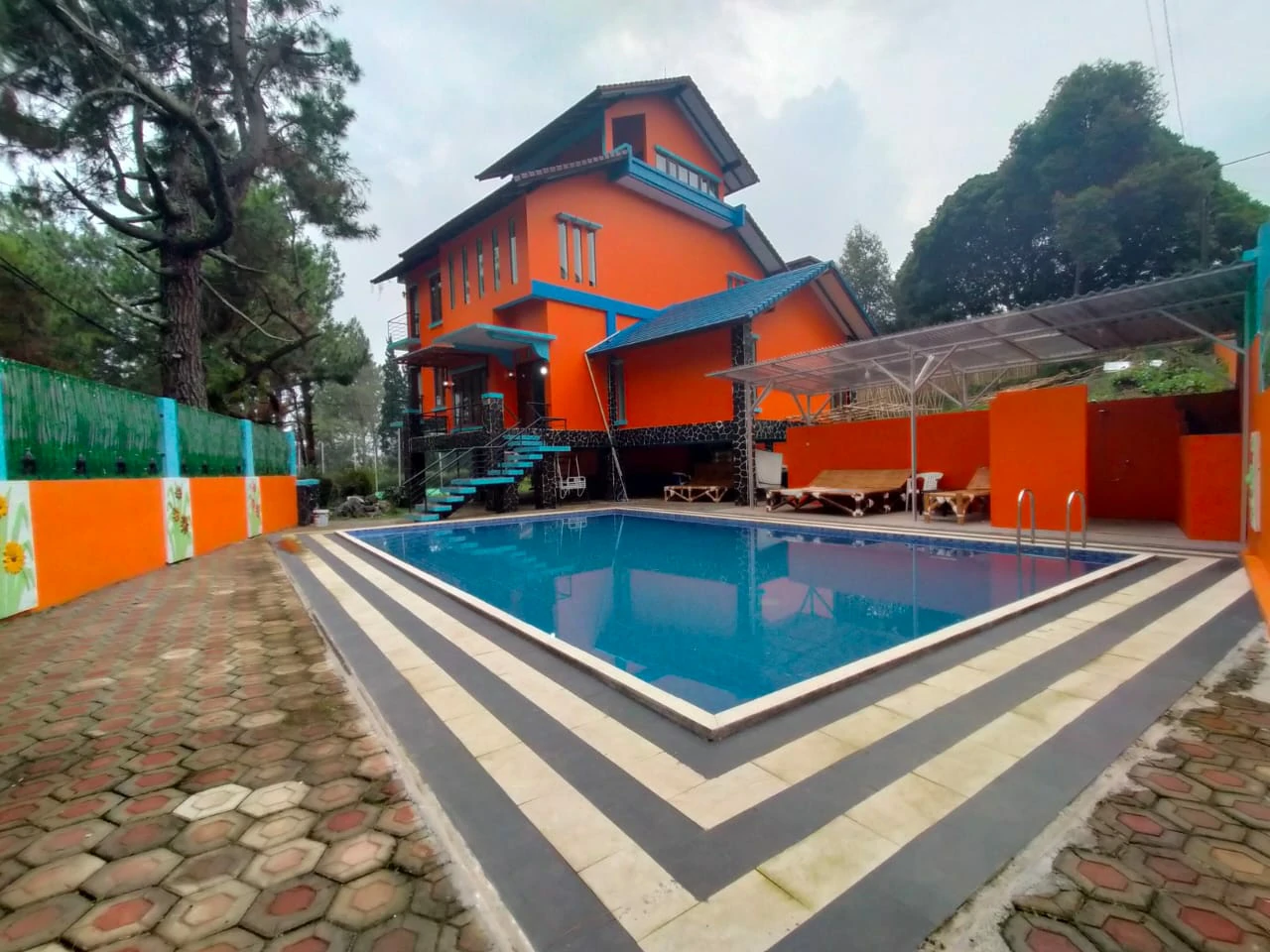 Villa TJ Dadih Private Pool Di Istana Bunga (1)